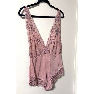 Women Marilyn Monroe Pink Sheer Lace Lingerie Body Suit High Rise Hips  XL NWOT